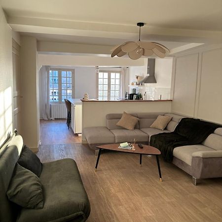 Spacieux Appartement Au Coeur Du Centre Historique De Dinan Eksteriør billede