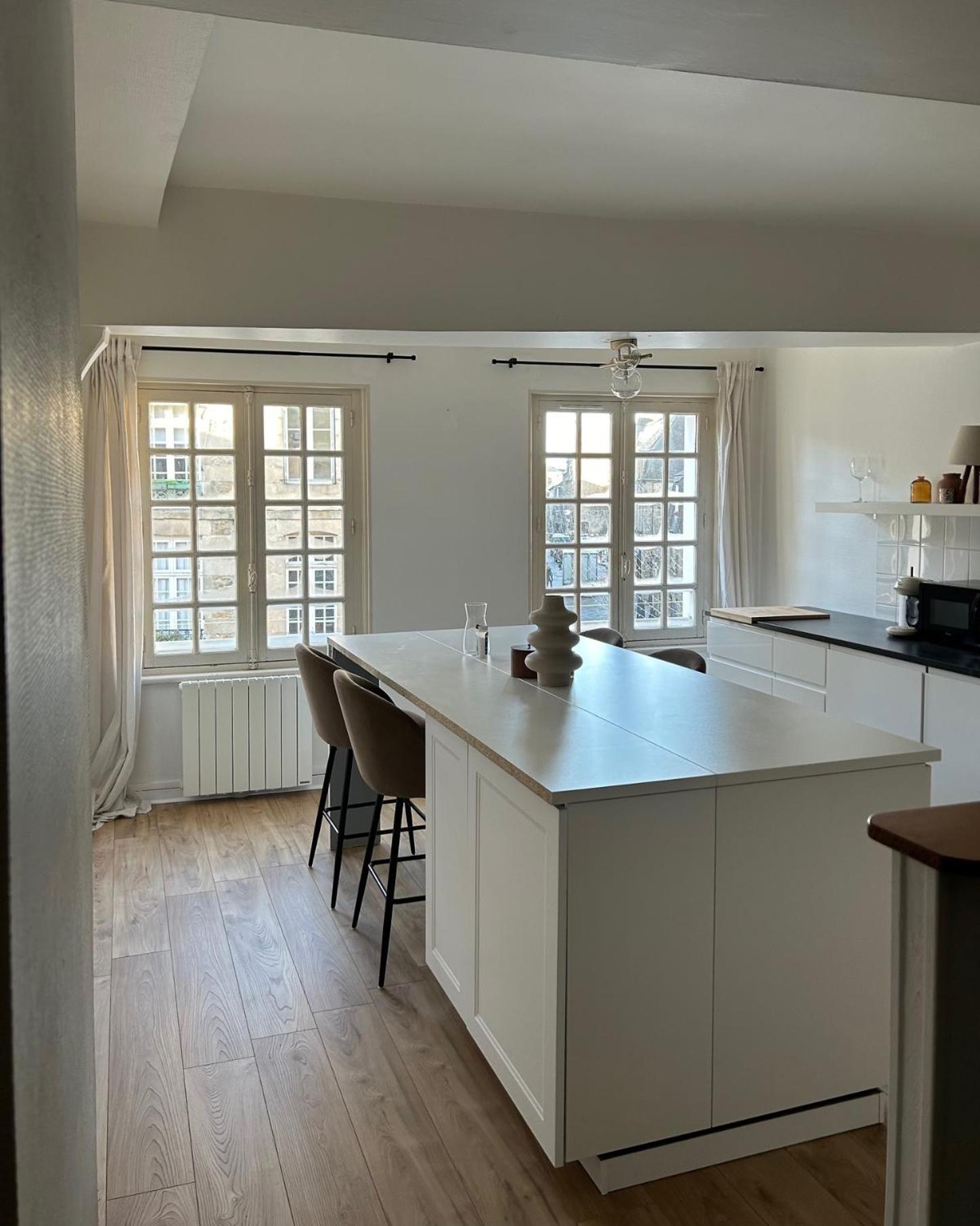 Spacieux Appartement Au Coeur Du Centre Historique De Dinan Eksteriør billede