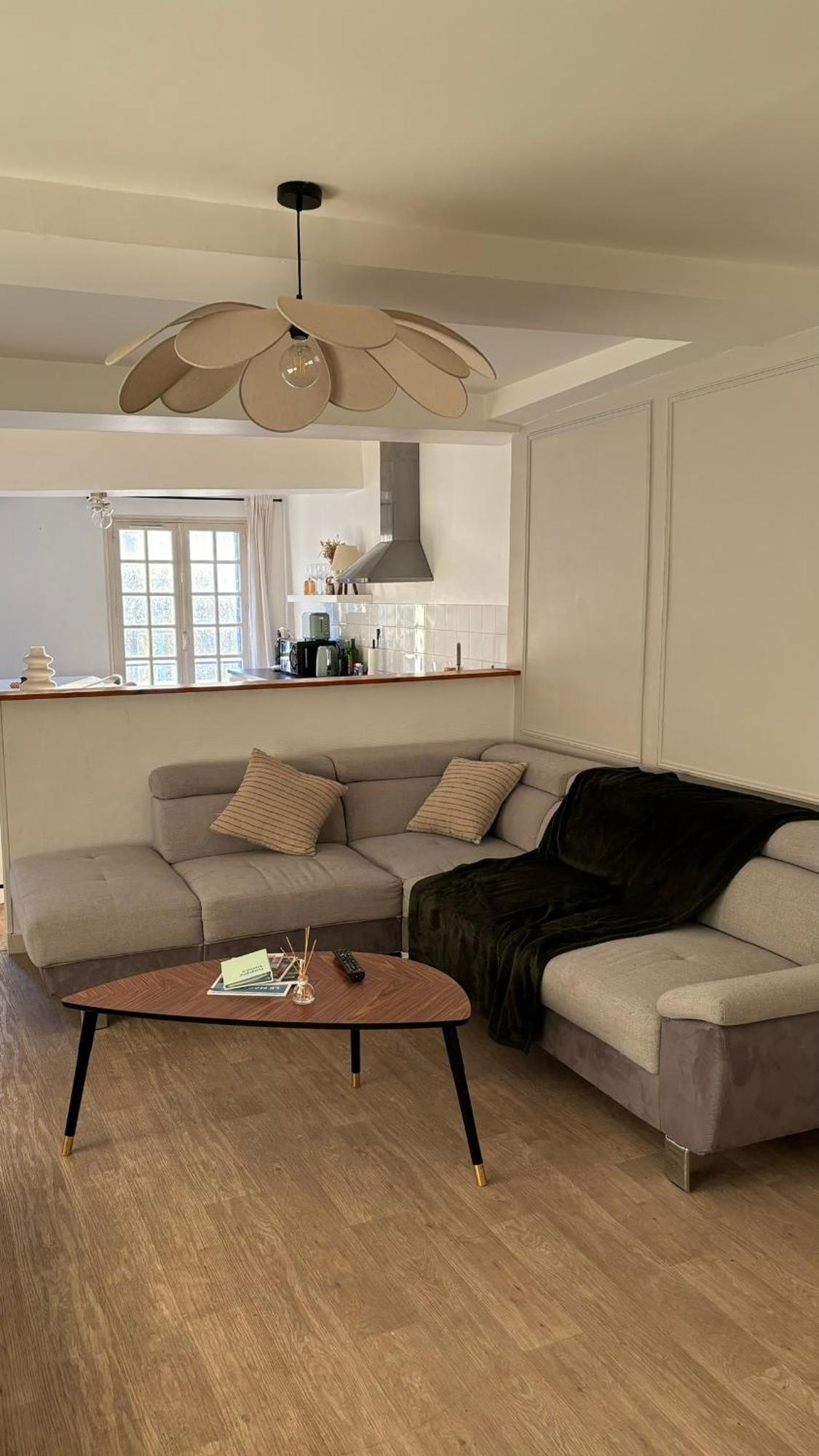 Spacieux Appartement Au Coeur Du Centre Historique De Dinan Eksteriør billede